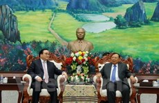 Top Lao leaders welcome Hanoi’s high-ranking delegation