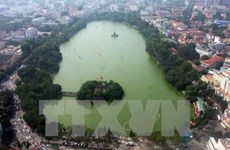 Hanoi to clean Hoan Kiem Lake by year end