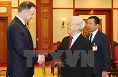 Party chief Nguyen Phu Trong receives Polish President 