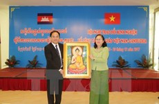 Can Tho authorities work with Cambodian religious official