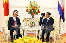 PM affirms policy on strengthening ties with Cambodia 