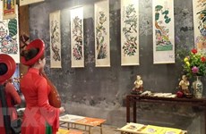 Exhibition of folk paintings opens in Da Nang 