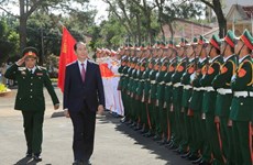 President pays pre-Tet visit to armed forces in Gia Lai 