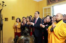 State leader offers incense to President Ho Chi Minh