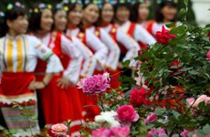 Thousands of people join Bulgarian rose festival in Hanoi