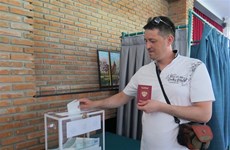 Russian citizens in Nha Trang city vote in Presidential election