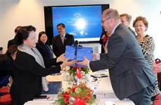 NA Chairwoman visits Dutch NACO aviation company
