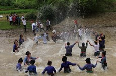 Water splashing festival recognised as national intangible cultural heritage