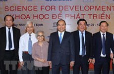 PM visits int’l science and education centre in Binh Dinh