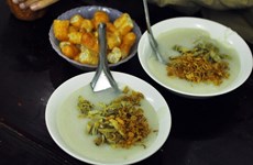 Bowls of ‘chao trai’ delight Hanoi