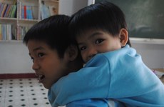 Da Nang: Children get free eye surgeries