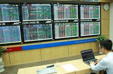 Indices rally on both bourses at week’s end