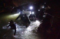 Thailand: Rescuers striving to find missing youths before rain returns