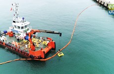 Thanh Hoa province holds oil spill response drill 