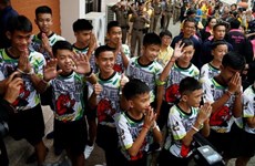 Thai “Wild Boars” leave hospital, meet press