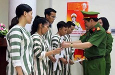 Hanoi releases 34 prisoners ahead of schedule
