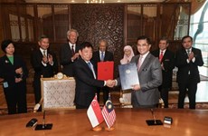Singapore, Malaysia defer construction of high-speed rail 