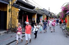 Vietnamese cities receive ASEAN Clean Tourist Awards