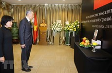 Singapore PM: President Quang devotes his life to Vietnam