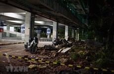 Another strong quake strikes off central Indonesia 