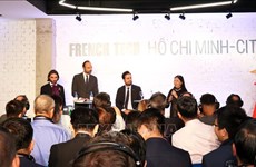 French PM attends France-Vietnam technological business forum