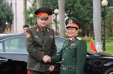 Vietnamese, Belarusian defence ministers hold talks