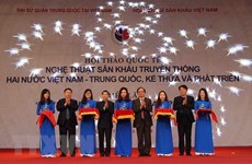 Vietnam, China share experience in promoting traditional stage art