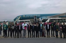 Vietnam Airlines serves first foreign customers in 2019