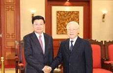 Top Vietnamese leader welcomes Lao Prime Minister 