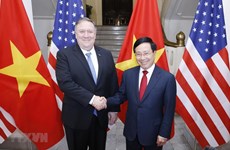 Deputy PM Minh holds talks with US Secretary of State 