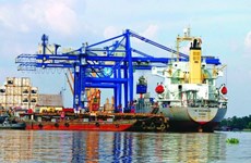 State to explore fee cuts for shipping companies
