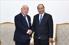 PM Nguyen Xuan Phuc hosts Special Advisor to Japanese Cabinet