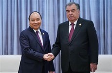 PM meets Tajikistani President in Beijing