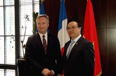 Vietnamese Party delegation visits France