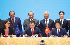 Vietnam, EU sign free trade, investment protection agreements 