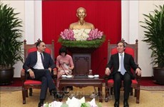 Politburo member Nguyen Van Binh meets ADB Vice President 
