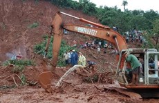 Family of three buried under landslides in Dak Nong province