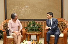 Deputy PM Vu Duc Dam receives Cuban guest 