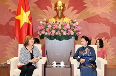 NA Chairwoman greets French Senator
