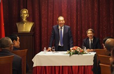 Deputy PM meets with Vietnamese expats in Bulgaria