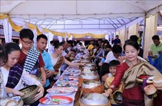 Lao people celebrate end of Buddhist Lent 