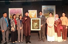 Exhibition on Vietnamese paintings opens in India