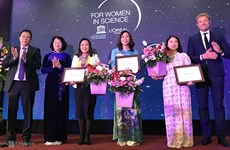 Female scientists receive L’Oreal-UNESCO awards