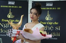 Hoang Thuy Linh wins "big fours" at 2020 Devotion Music Awards