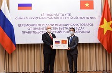 Vietnam presents antimicrobial face masks to Russia