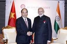 Vietnamese, Indian PMs discuss COVID-19 fight in phone talks