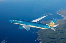 Vietnam Airlines, Vinpearl offer 5,000 trips to frontline COVID-19 health workers