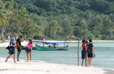 Kien Giang serves nearly 1.8 million tourists in four months 