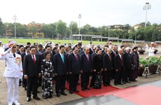 Party, State leaders pay tribute to President Ho Chi Minh