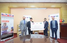 AstraZeneca Company donates 400,000 medical masks to Vietnam 